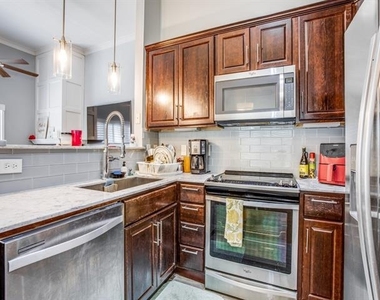 2201 Wolf Street - Photo Thumbnail 7