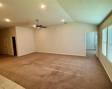 6122 Heron Drive - Photo Thumbnail 11