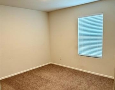 6122 Heron Drive - Photo Thumbnail 3