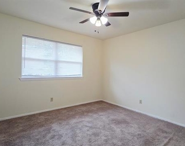 738 Kingswood Avenue - Photo Thumbnail 11