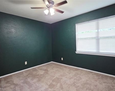 738 Kingswood Avenue - Photo Thumbnail 12