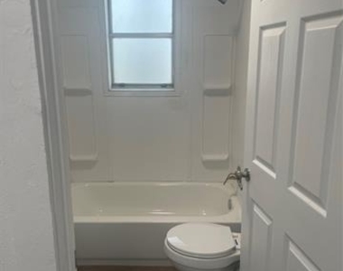 1502 N 15th Street - Photo Thumbnail 7