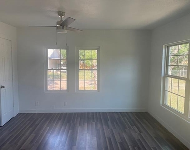 1502 N 15th Street - Photo Thumbnail 10