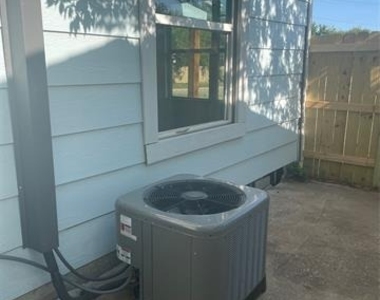 1502 N 15th Street - Photo Thumbnail 15