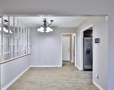 1734 Bob White Court - Photo Thumbnail 25