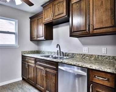 1734 Bob White Court - Photo Thumbnail 31