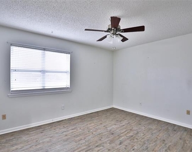 1734 Bob White Court - Photo Thumbnail 7