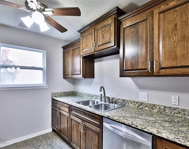 1734 Bob White Court - Photo Thumbnail 30