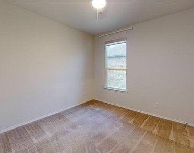 2213 Heaton Street - Photo Thumbnail 10