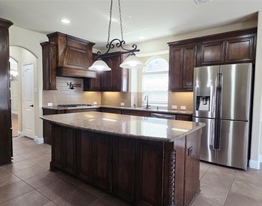 12381 Summertree Drive - Photo Thumbnail 6