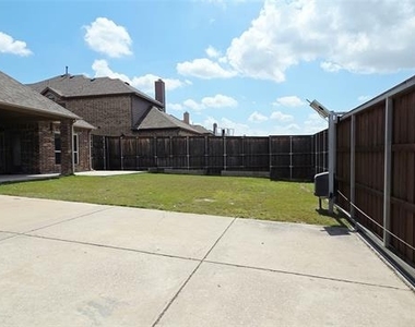 12381 Summertree Drive - Photo Thumbnail 24
