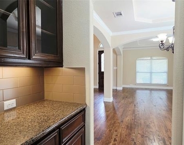 12381 Summertree Drive - Photo Thumbnail 10