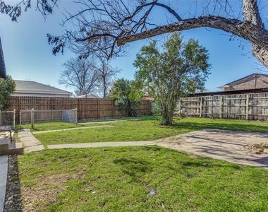 5011 Parkland Avenue - Photo Thumbnail 16