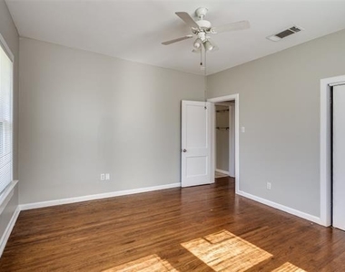 5011 Parkland Avenue - Photo Thumbnail 12