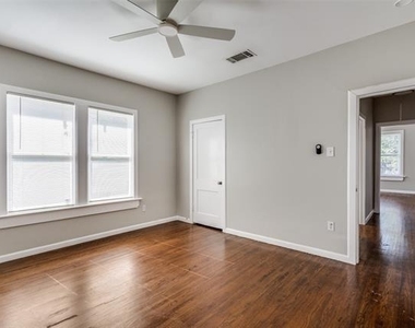5011 Parkland Avenue - Photo Thumbnail 15