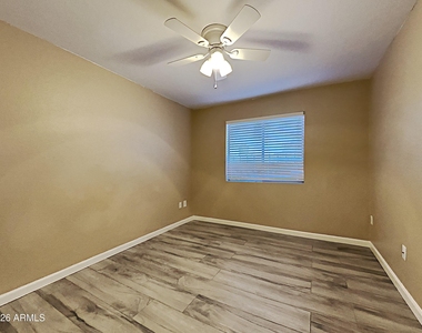 12229 N 47th Lane N - Photo Thumbnail 10