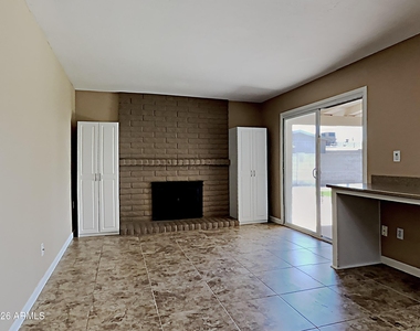 12229 N 47th Lane N - Photo Thumbnail 7