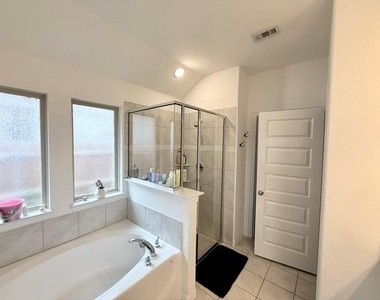 2036 Meliana Drive - Photo Thumbnail 9