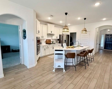 2036 Meliana Drive - Photo Thumbnail 5
