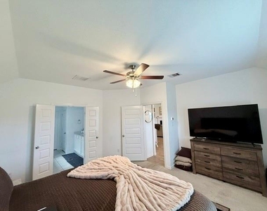 2036 Meliana Drive - Photo Thumbnail 8