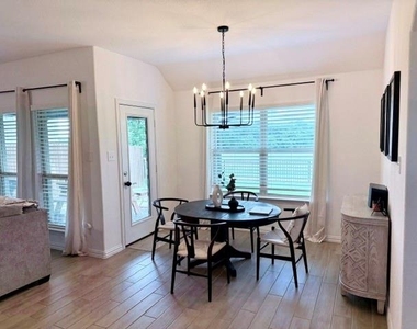 2036 Meliana Drive - Photo Thumbnail 4