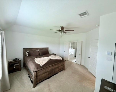 2036 Meliana Drive - Photo Thumbnail 7