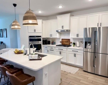 2036 Meliana Drive - Photo Thumbnail 3