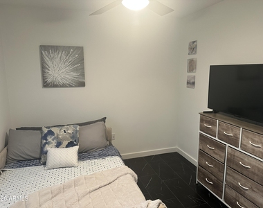 6721 E Mc Dowell Road - Photo Thumbnail 5
