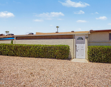 6721 E Mc Dowell Road - Photo Thumbnail 16