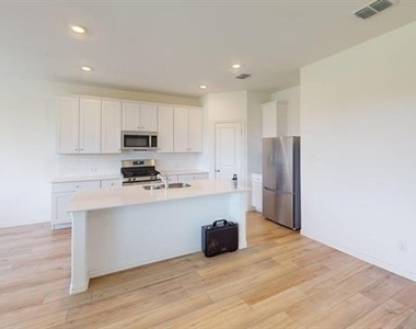 1108 Chip Street - Photo Thumbnail 6