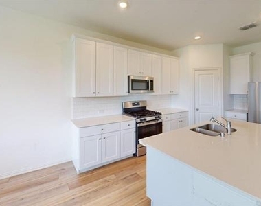 1108 Chip Street - Photo Thumbnail 5