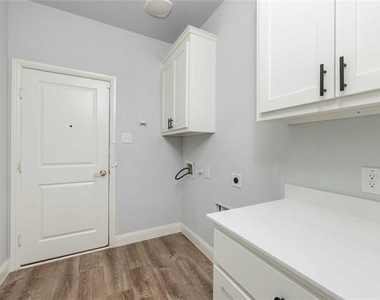 354 Rock Acre Drive - Photo Thumbnail 8
