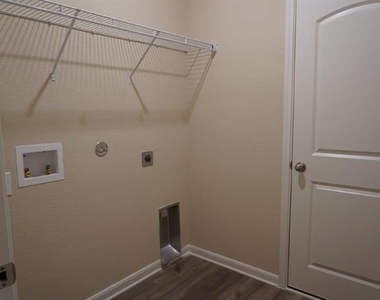 1823 Dahlia Way - Photo Thumbnail 29