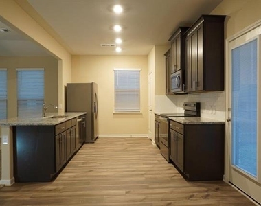 1823 Dahlia Way - Photo Thumbnail 15