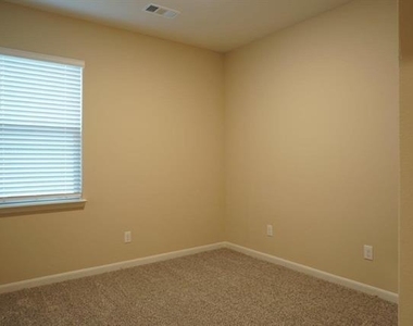 1823 Dahlia Way - Photo Thumbnail 7