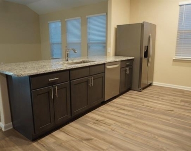 1823 Dahlia Way - Photo Thumbnail 14