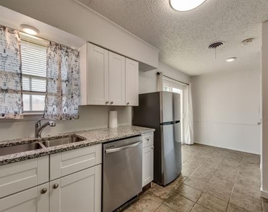 7704 Woodspan Drive - Photo Thumbnail 8