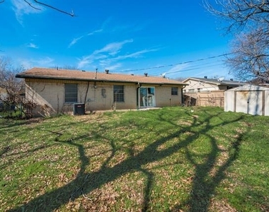 7704 Woodspan Drive - Photo Thumbnail 16