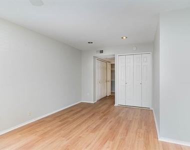 10109 Regal Park Lane - Photo Thumbnail 9