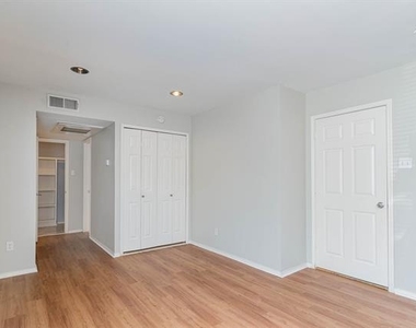 10109 Regal Park Lane - Photo Thumbnail 12