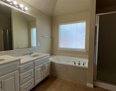5823 Sunny Meadow Lane - Photo Thumbnail 12
