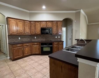 5823 Sunny Meadow Lane - Photo Thumbnail 10