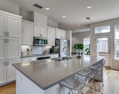 2452 Thatcher Drive - Photo Thumbnail 11