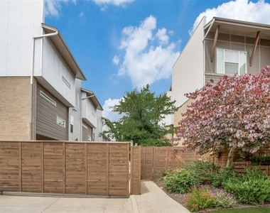 2452 Thatcher Drive - Photo Thumbnail 2