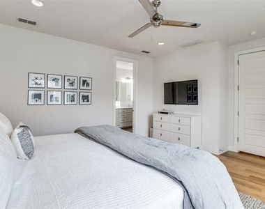 2452 Thatcher Drive - Photo Thumbnail 23