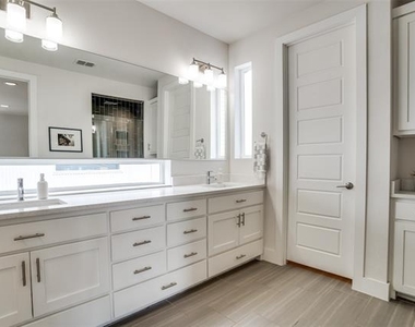 2452 Thatcher Drive - Photo Thumbnail 25