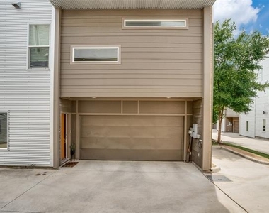 2452 Thatcher Drive - Photo Thumbnail 3