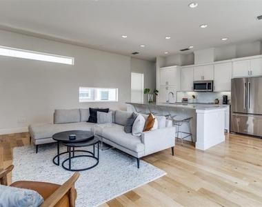 2452 Thatcher Drive - Photo Thumbnail 8