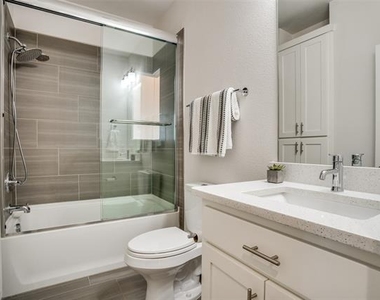 2452 Thatcher Drive - Photo Thumbnail 27
