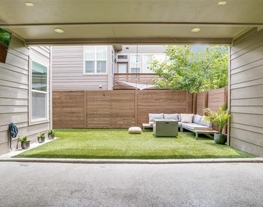 2452 Thatcher Drive - Photo Thumbnail 30